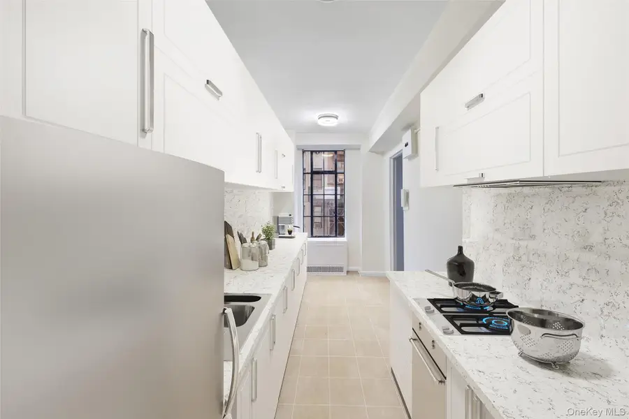 353 W 56th Street #2D, New York, NY 10019 - Image #3