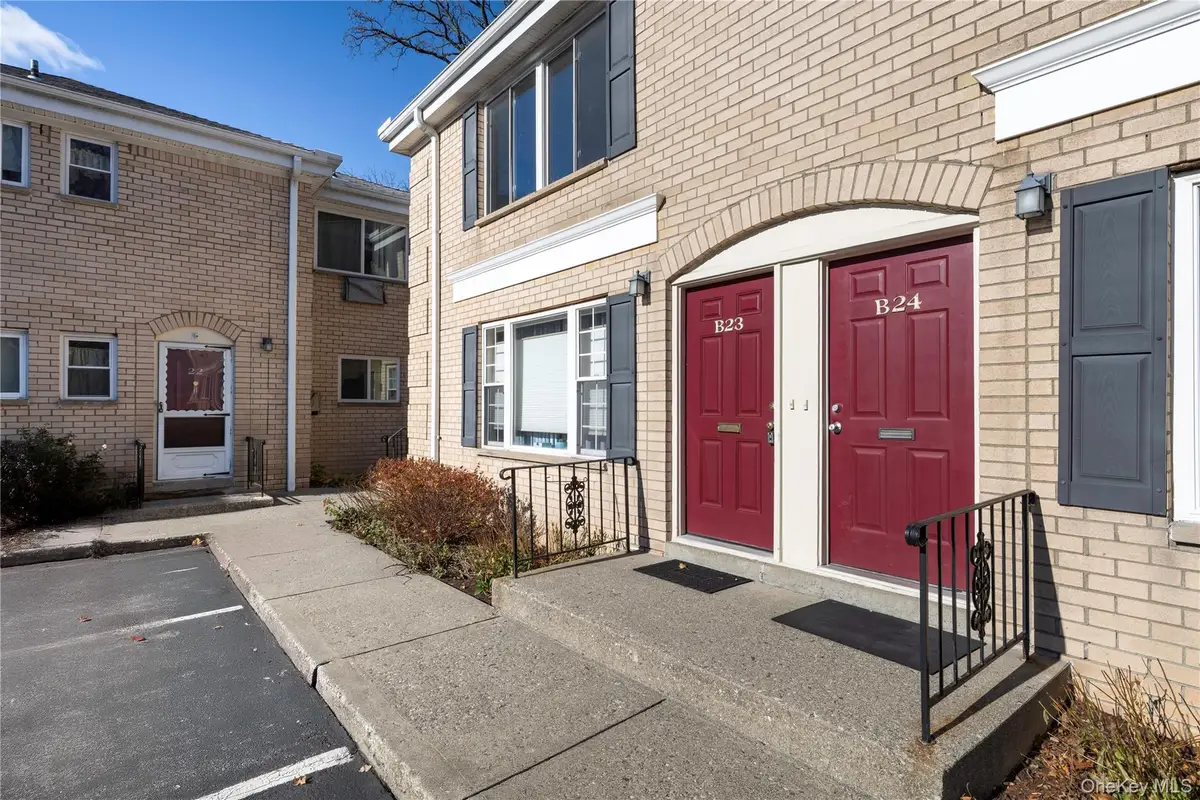 250 Beechwood Avenue #23B, Poughkeepsie, NY 12601 - Image #1