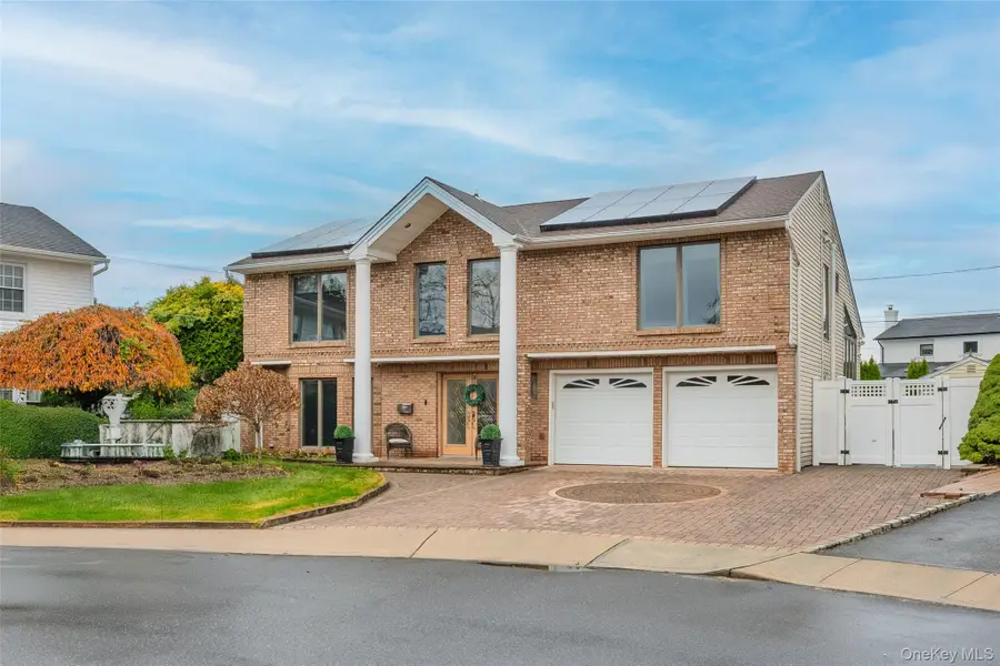 709 Demott Court, Westbury, NY 11590 - Image #2