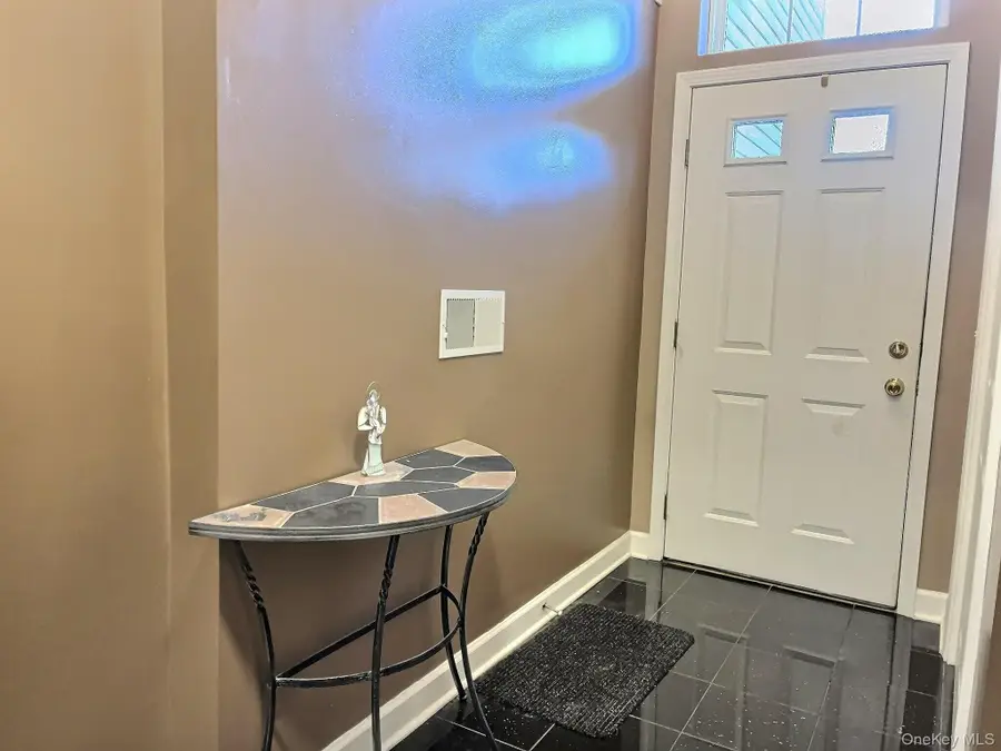 5004 Boulder Way, Wappingers Falls, NY 12590 - Image #2