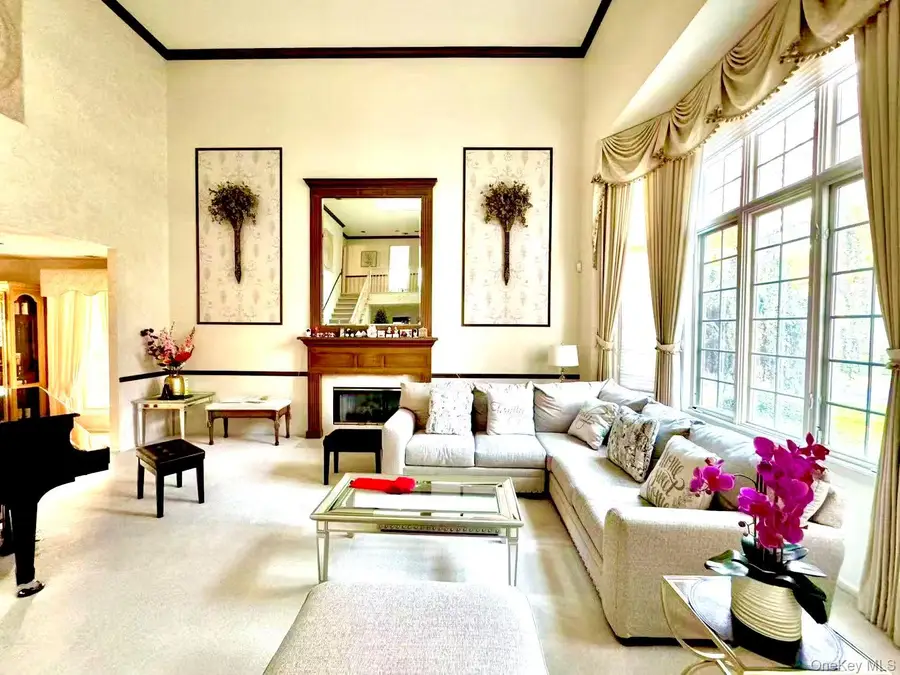 153 Country Club Drive, Commack, NY 11725 - Image #2