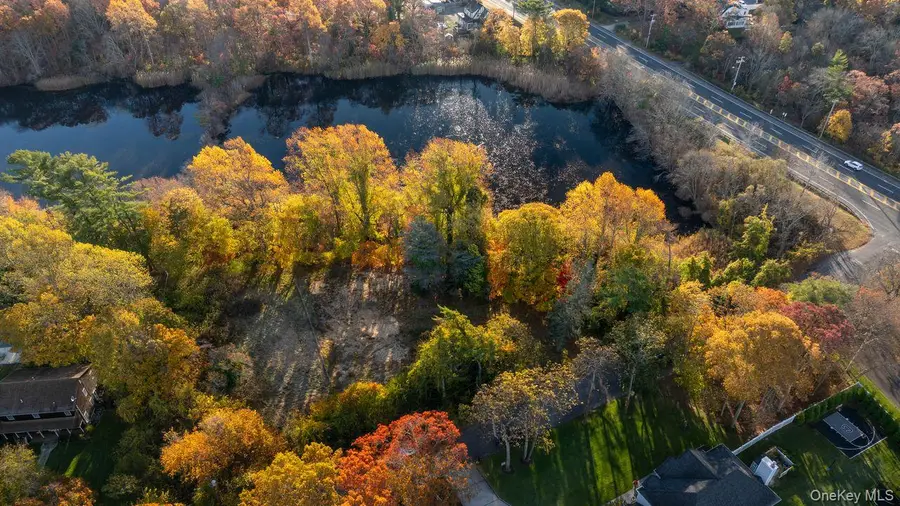 81 Old Broadway Avenue, Sayville, NY 11782 - Image #2