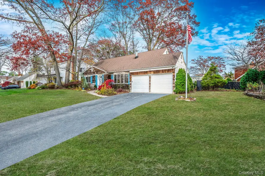 23 Dellmarie Lane, Nesconset, NY 11767 - Image #3