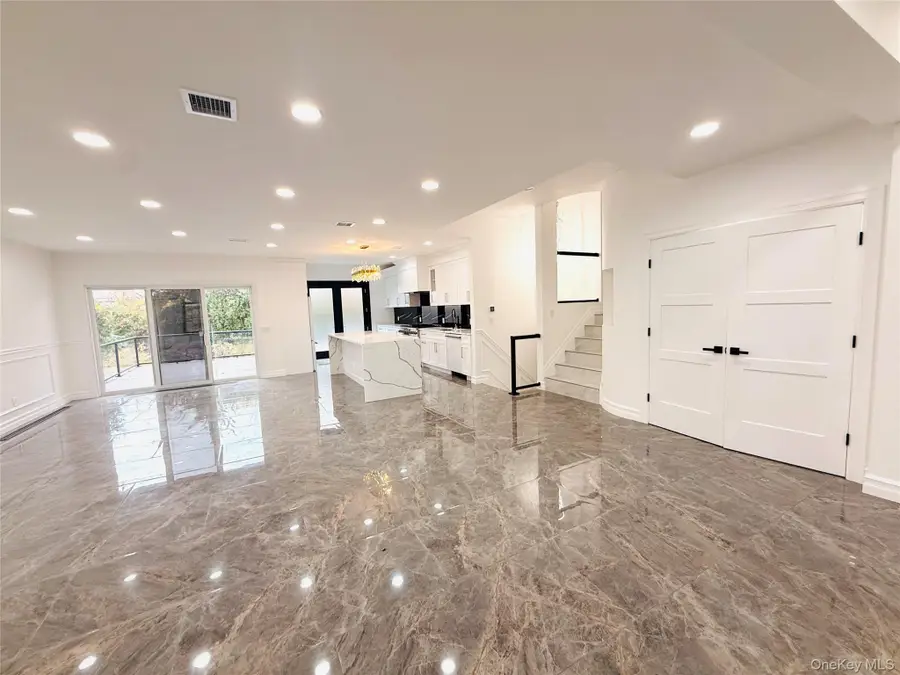 65 Mellow Ln, Jericho, NY 11753 - Image #3