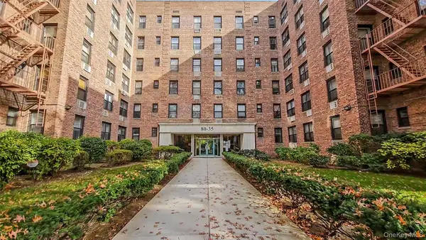 80-35 Springfield Blvd #4F, Oakland Gardens, NY 11364