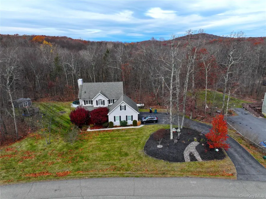 93 Glen Rock Circle, Highland, NY 12528 - Image #2