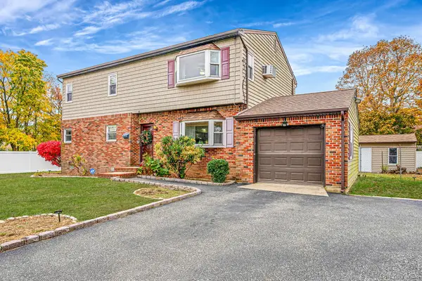 32 Mccue Avenue, Wyandanch, NY 11798