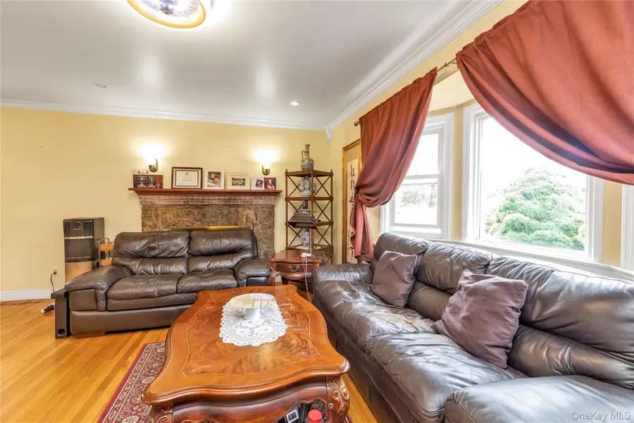 590 Langley, West Hempstead, NY 11552 - Image #2