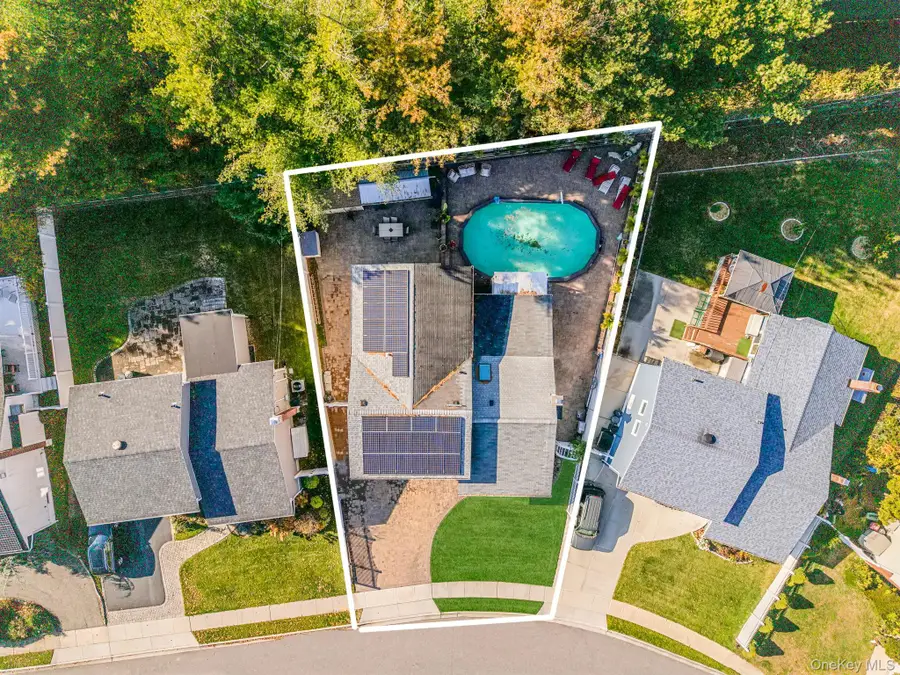 287 Clearmeadow Drive, East Meadow, NY 11554 - Image #3