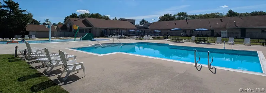 10 Aspen Court, Coram, NY 11727 - Image #3