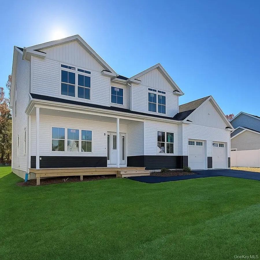 12 Fox Run Court, Ridge, NY 11961 - Image #2