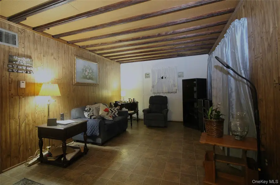 878 County Line Road, Amityville, NY 11701 - Image #3