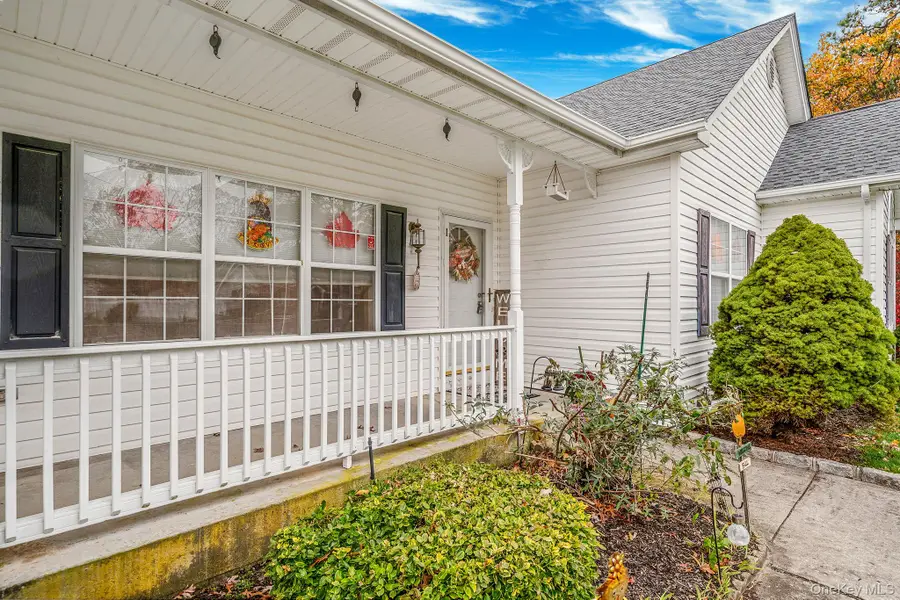 1 Monaco Court, Ronkonkoma, NY 11779 - Image #2