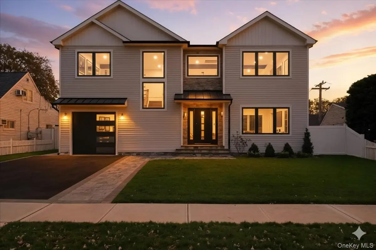 39 Cobalt Lane, Westbury, NY 11590 - Image #1