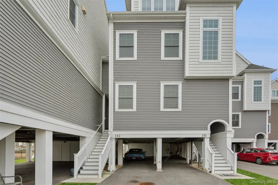 352 Marina Pointe Drive #352, East Rockaway, NY 11518 - Image #2