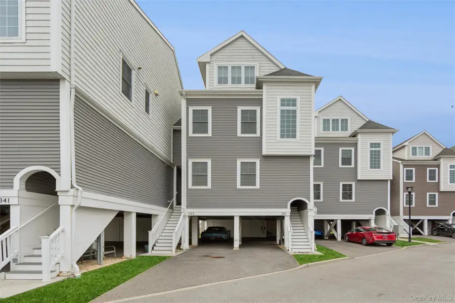 352 Marina Pointe Drive #352, East Rockaway, NY 11518 - Image #3