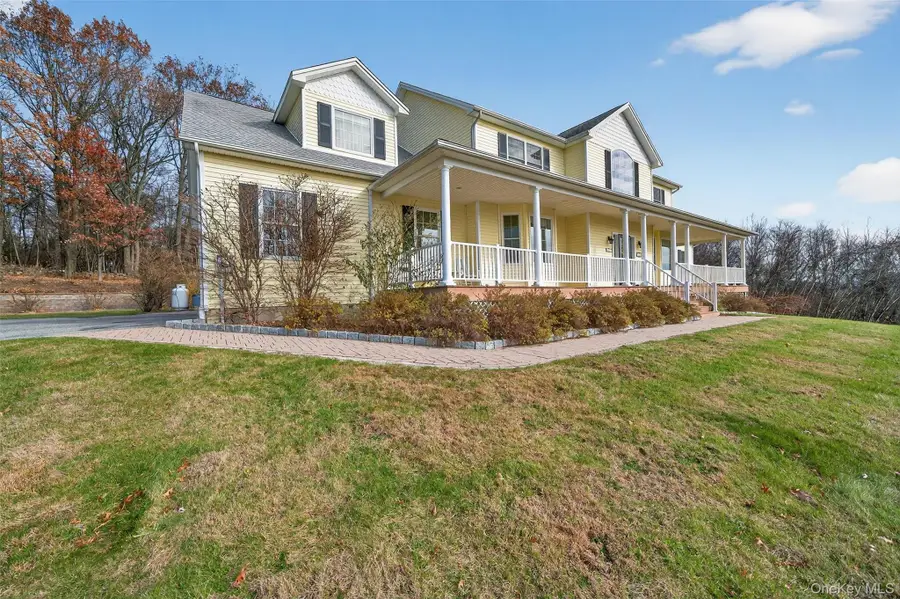 106 Fox Hill Run, Rock Tavern, NY 12575 - Image #3