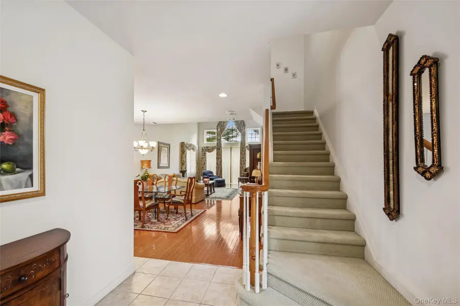 652 Balfour Place, Melville, NY 11747 - Image #2