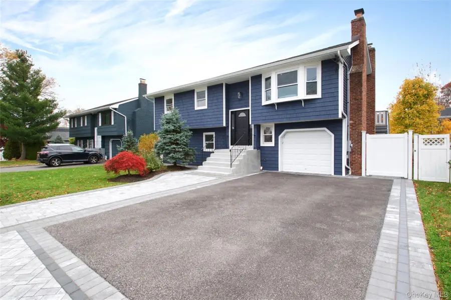 26 Norwich Street, Huntington Station, NY 11746 - Image #2