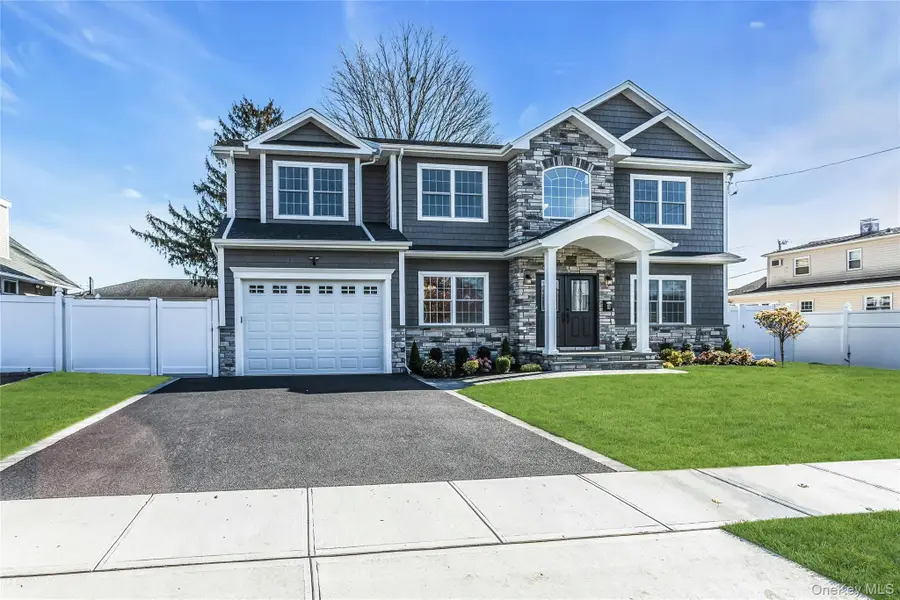 9 Briggs Street, Hicksville, NY 11801 - Image #2