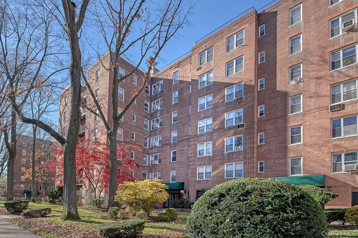 27-10 Parsons Boulevard #6H, Flushing, NY 11354 - Image #1