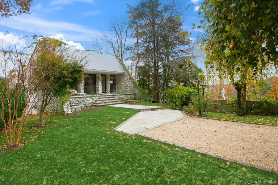 40 W View Drive, Upper Brookville, NY 11771 - Image #2