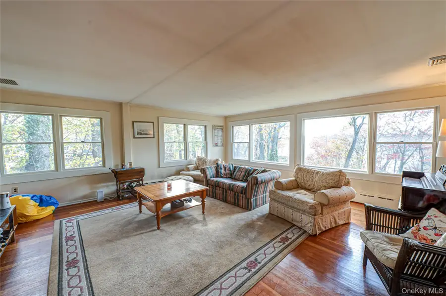 37 Bay Avenue, Huntington, NY 11743 - Image #3