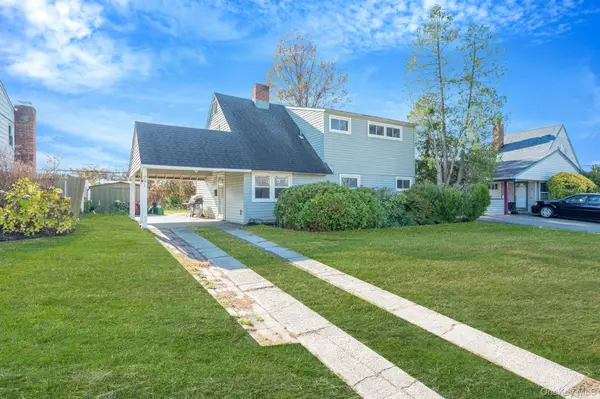 231 Blacksmith Road S, Levittown, NY 11756