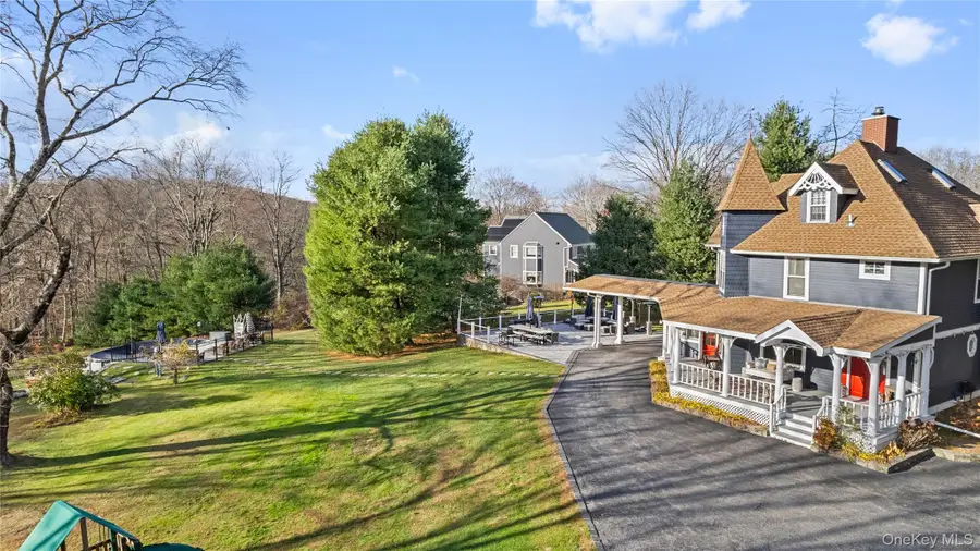 1055 Bridge Pointe Lane, Yorktown Heights, NY 10598 - Image #2