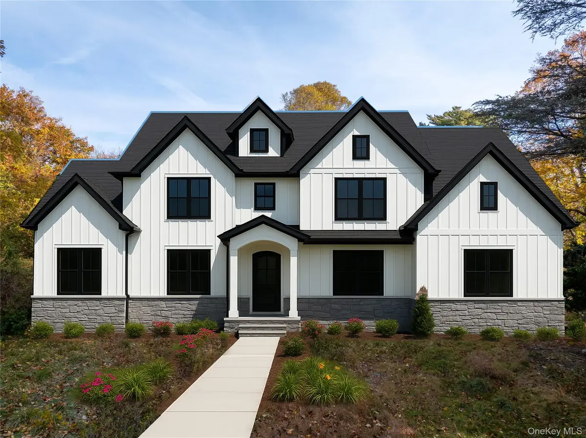 81 Old Broadway Avenue, Sayville, NY 11782 - Image #1