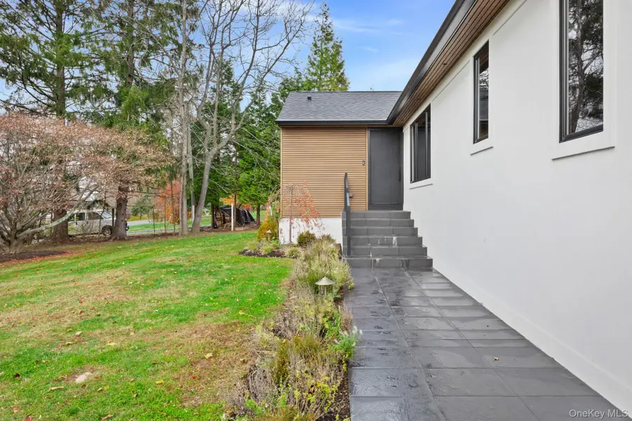 1824 Morningview Drive, Yorktown Heights, NY 10598 - Image #2