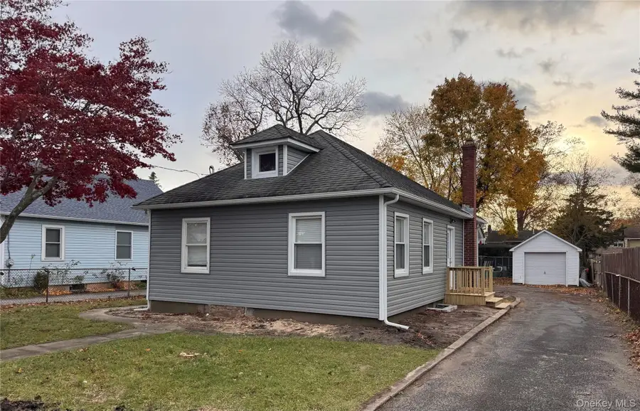 515 Sweezy Avenue, Riverhead, NY 11901 - Image #2