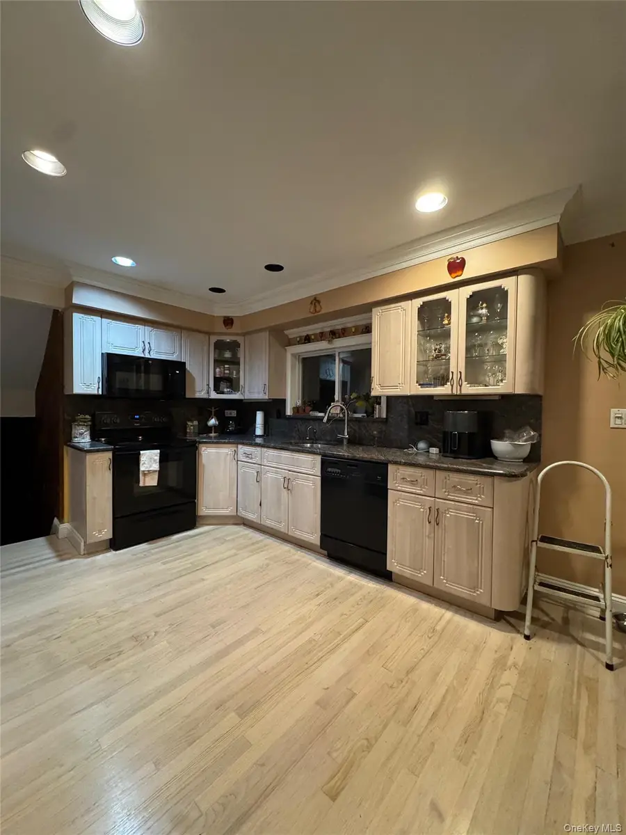 254 Thompson Avenue, Oceanside, NY 11572 - Image #3