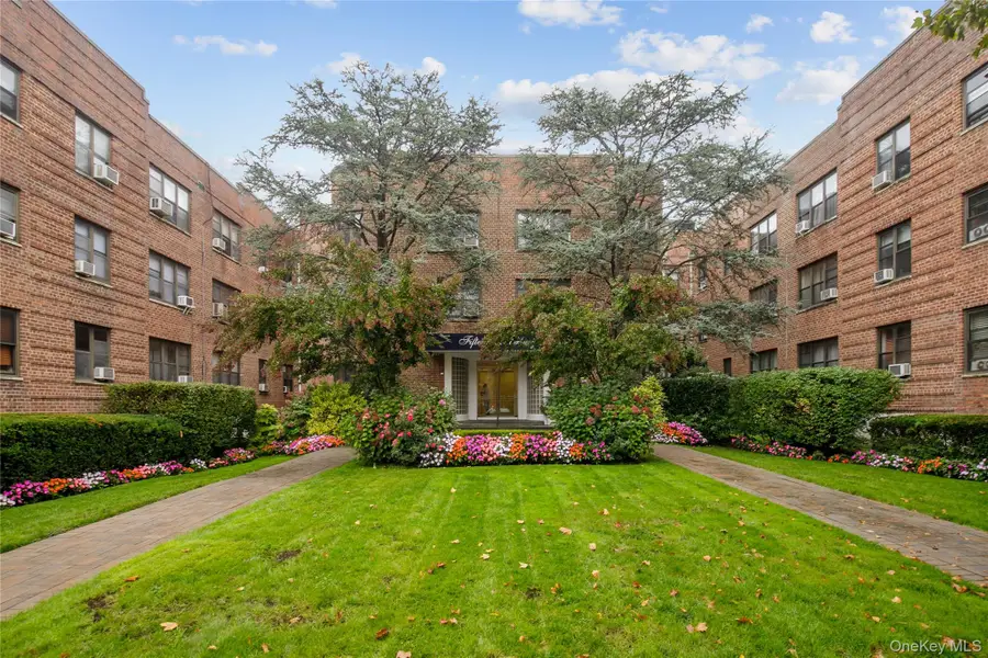 15 Canterbury Road #D6, Great Neck, NY 11021 - Image #2