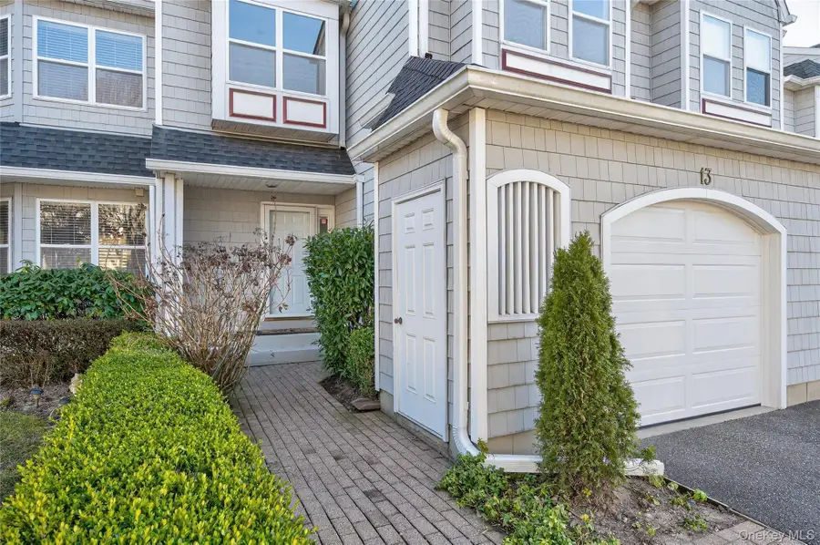 13 Parkridge Court, Huntington, NY 11743 - Image #2