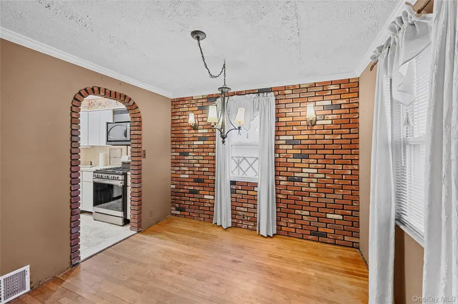 2231 3rd Street, East Meadow, NY 11554 - Image #3