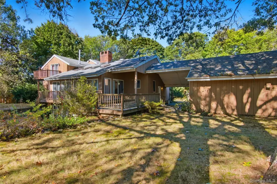 18 Greenlawn Road, Huntington, NY 11743 - Image #3