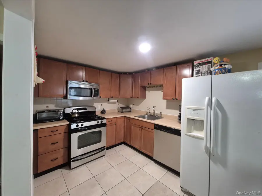 172 Argyle Avenue, Uniondale, NY 11553 - Image #3