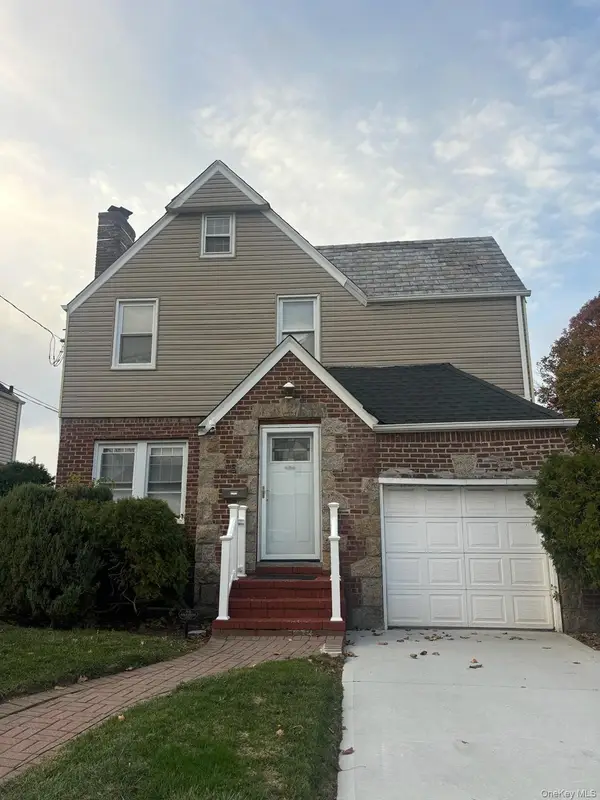 15 Clyde Avenue, Hempstead, NY 11550