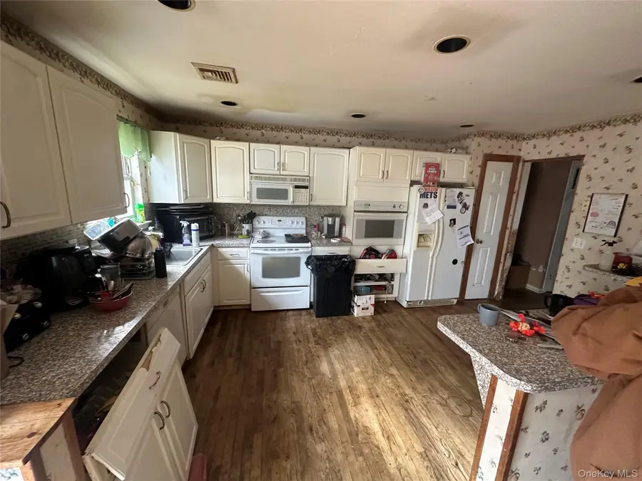 186 Islip Boulevard, Islip Terrace, NY 11752 - Image #2