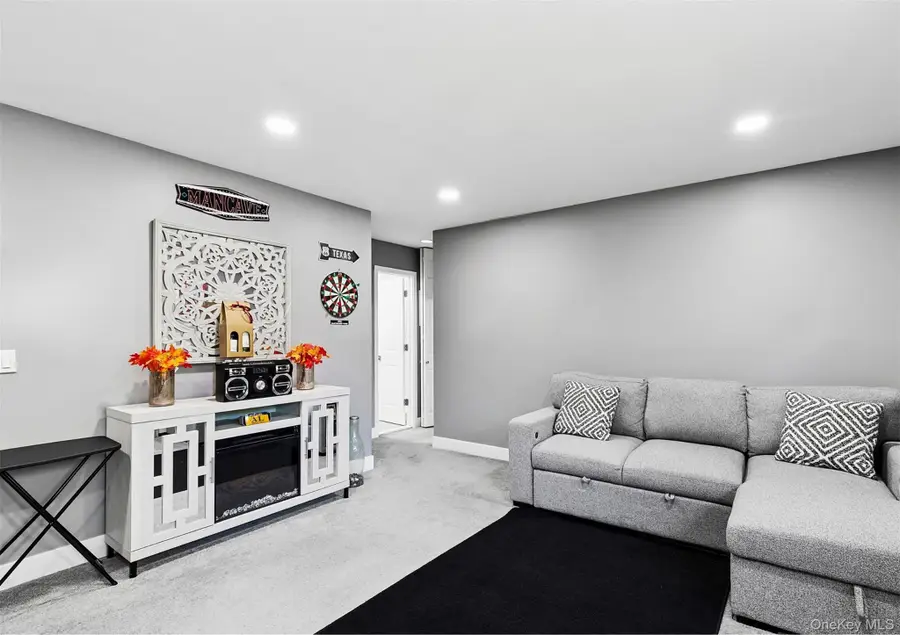 41 Richmond Boulevard #2B, Ronkonkoma, NY 11779 - Image #3