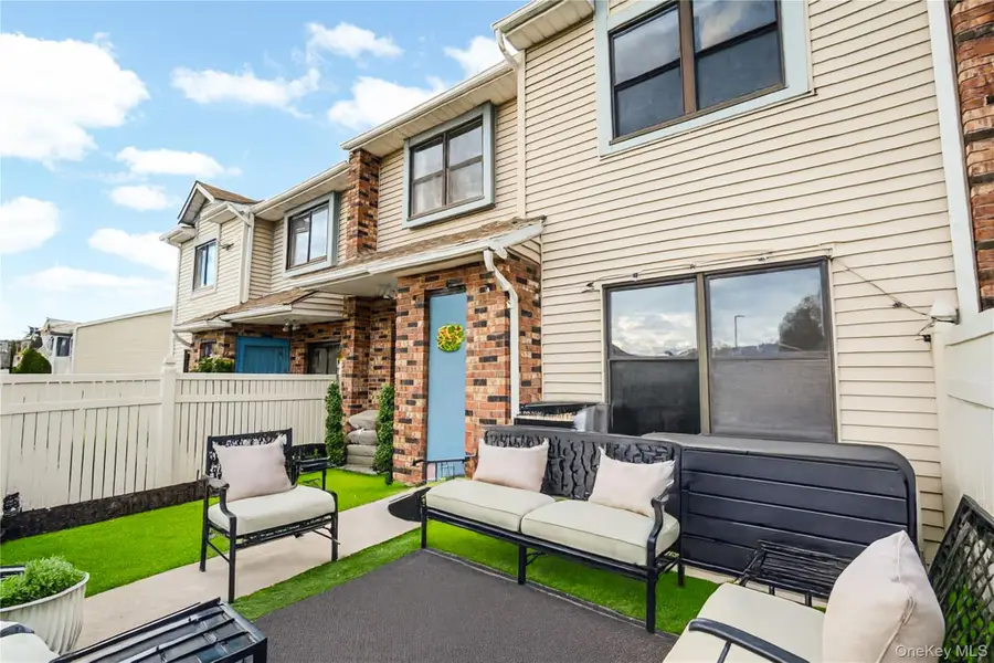 68 Gina Court, Staten Island, NY 10314 - Image #3