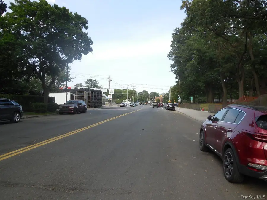 1183 Grenada Place, Bronx, NY 10466 - Image #3