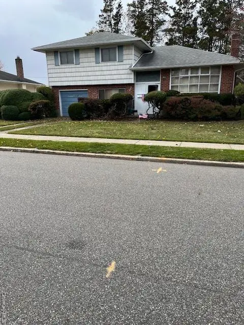 372 Woodbridge Lane, Jericho, NY 11753