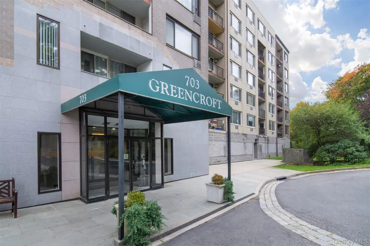 703 Pelham Rd #407, New Rochelle, NY 10805 - Image #1