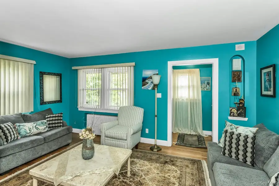 33 Cleveland Street, Valley Stream, NY 11580 - Image #2