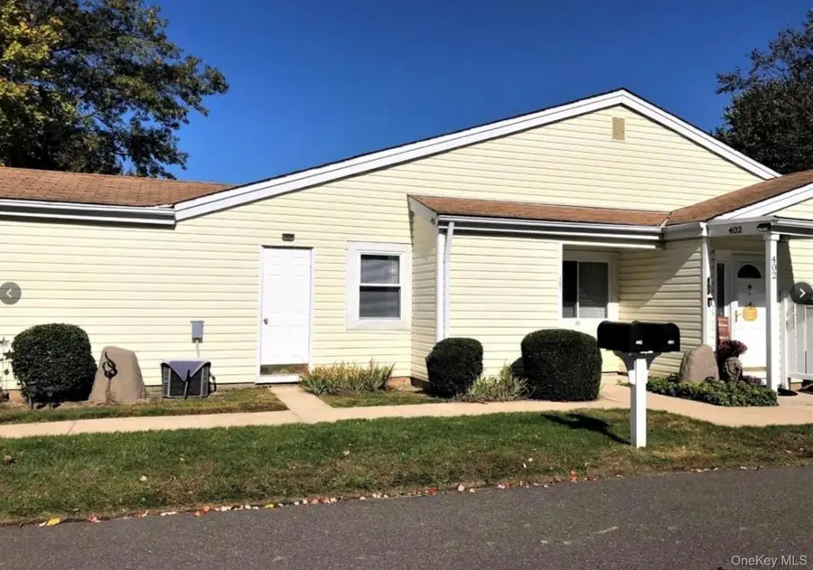 401 Cabot Court E, Saint James, NY 11780 - Image #3