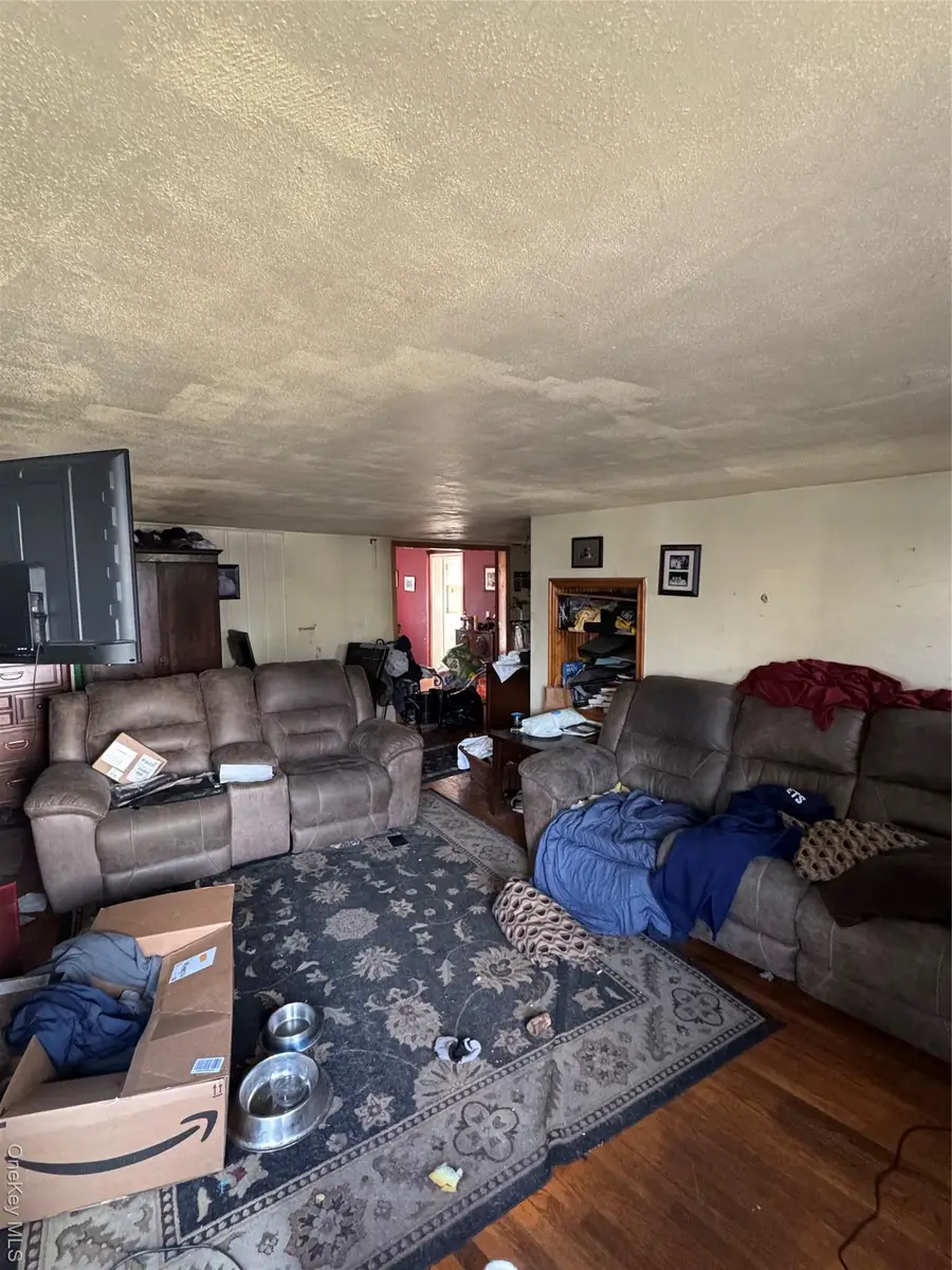 32 Weed Avenue, Hawthorne, NY 10532 - Image #3