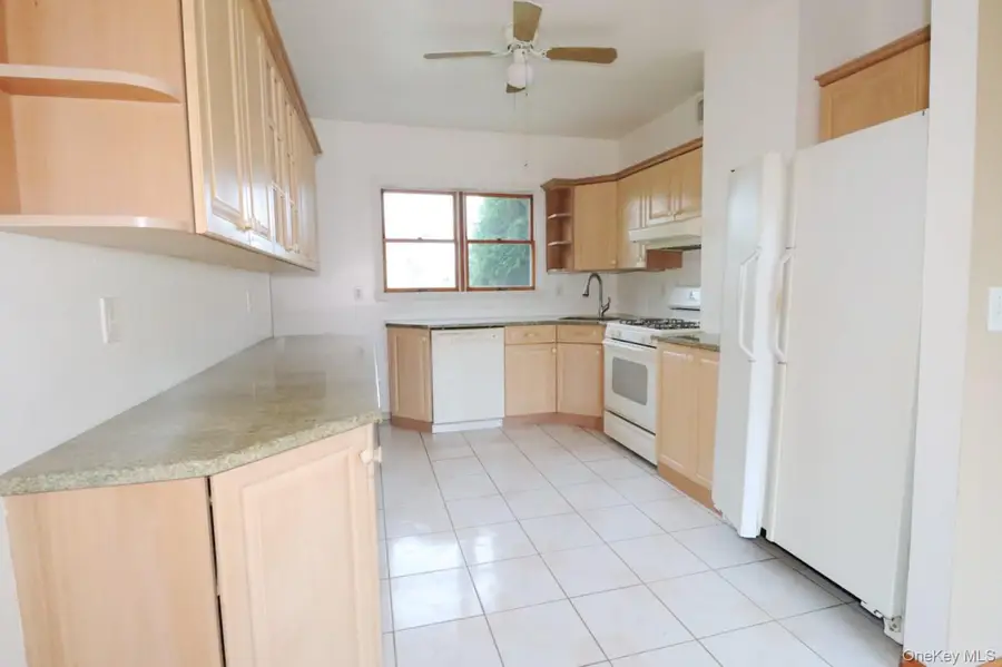 156 Oak Street, Amityville, NY 11701 - Image #3