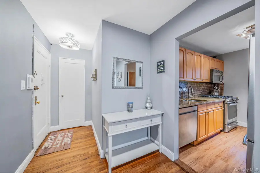 8 Terrace Circle #1G, Great Neck, NY 11021 - Image #3